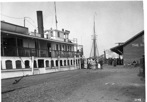 Brockville in Belleville Harbour (HC04961)